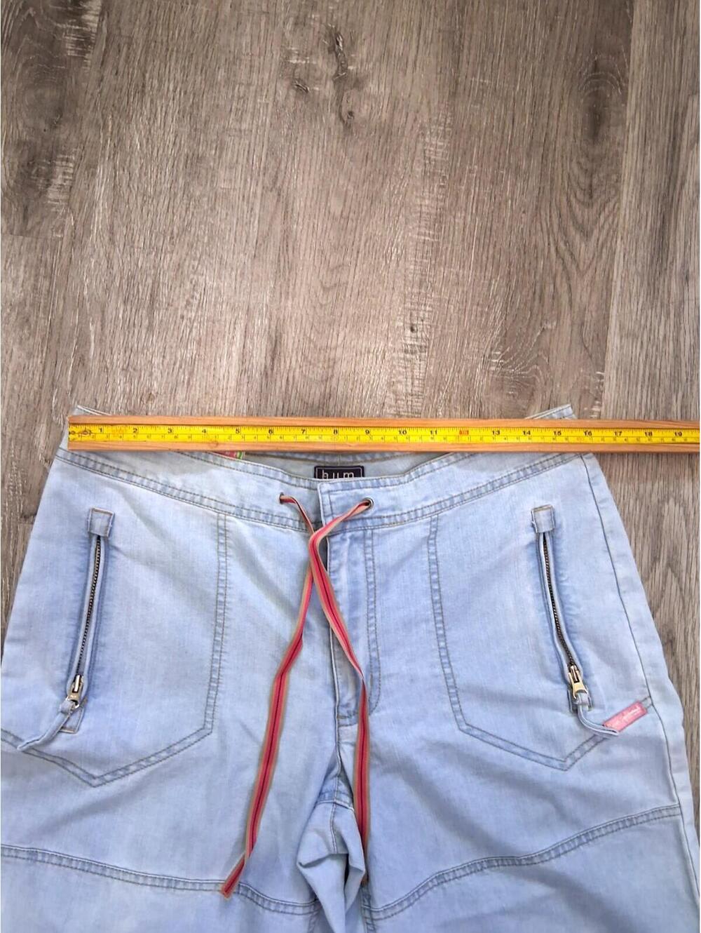 VTG BUM Equipment Women's Missy Size 12, 32x20 Mid Rise Blue Denim Capri Pants - Picture 5 of 13